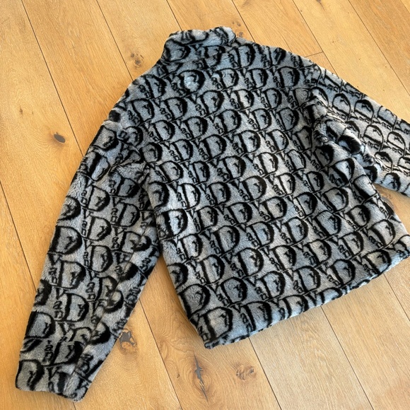 VanDior Faux Fur Jacket - Picture 8 of 12